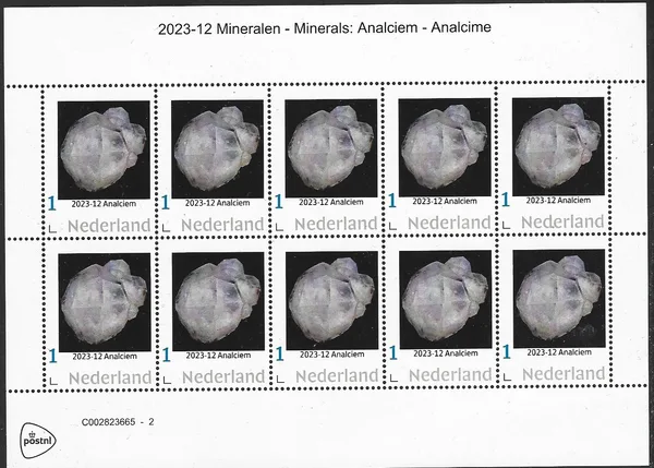 Netherlands 2023-12 Minerals Analcime souvenir sheet MNH