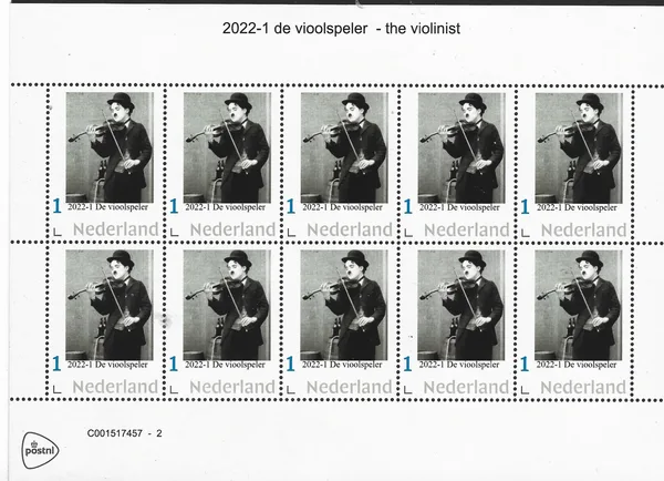 2022-1 Charlie Chaplin violinplayer vel-sheetlet MNH
