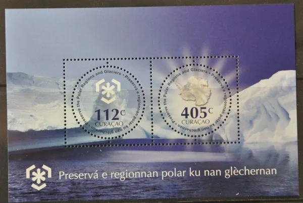 Curacao 43 Protect Bees - Antarctica 2011 block m/s MNH